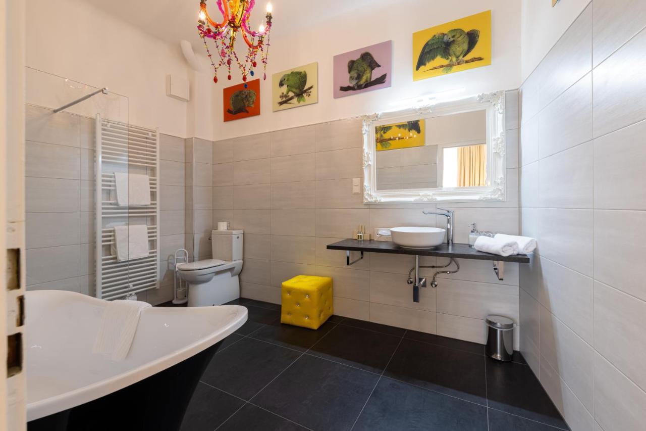 Boutique Hotel Goldenes Lamm Villach Exterior photo