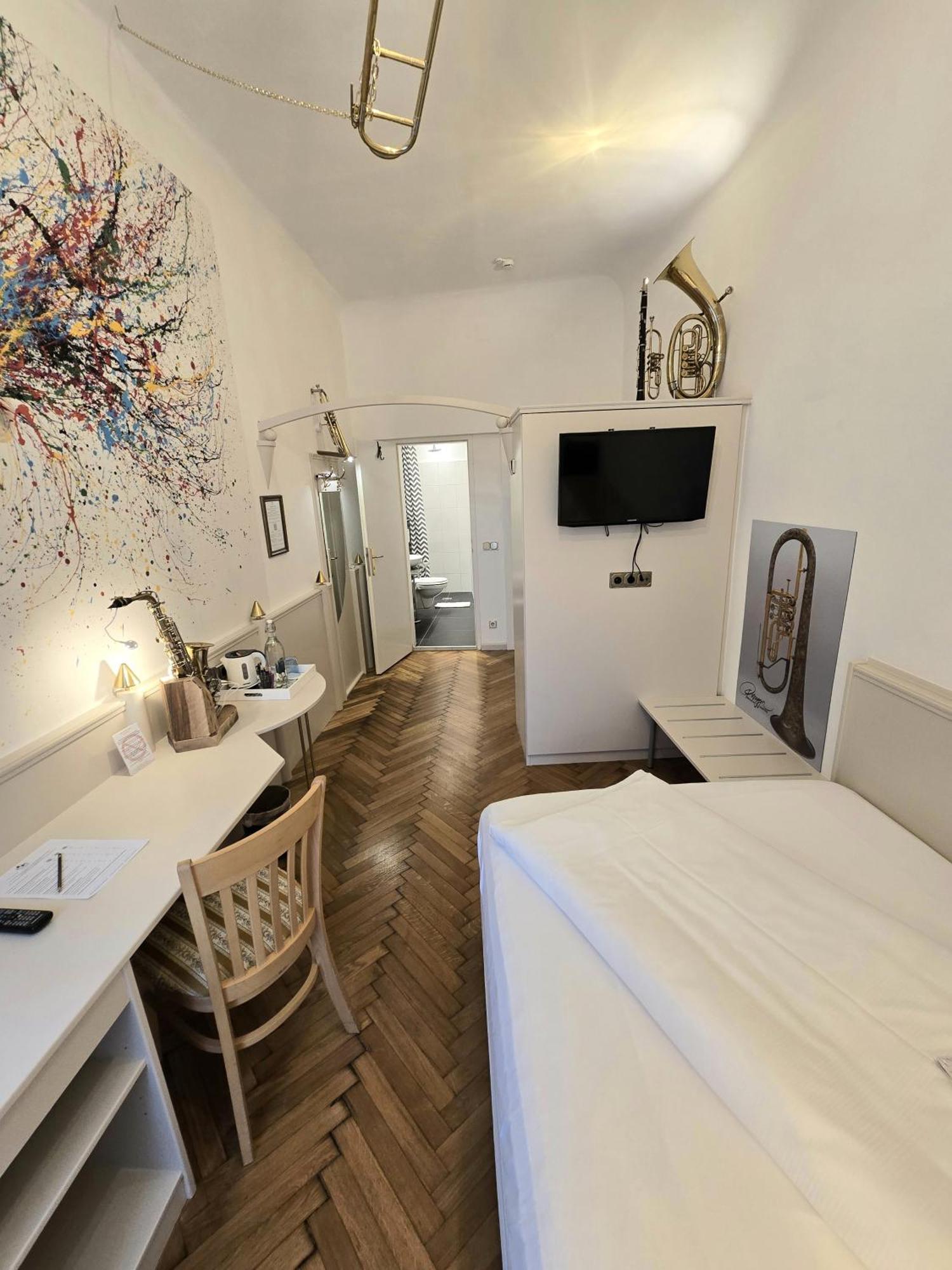 Boutique Hotel Goldenes Lamm Villach Exterior photo