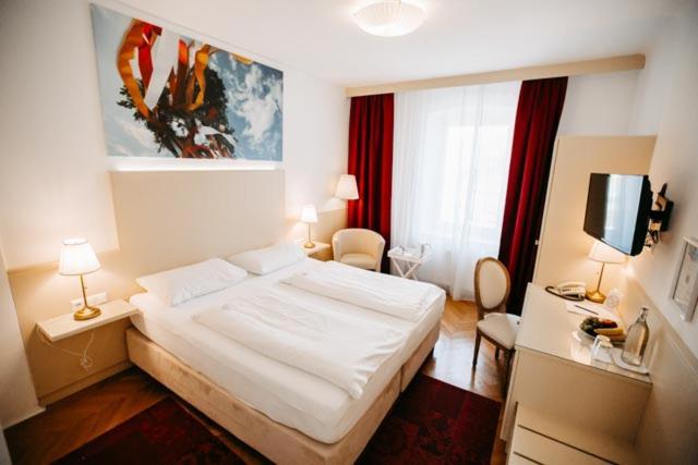 Boutique Hotel Goldenes Lamm Villach Exterior photo