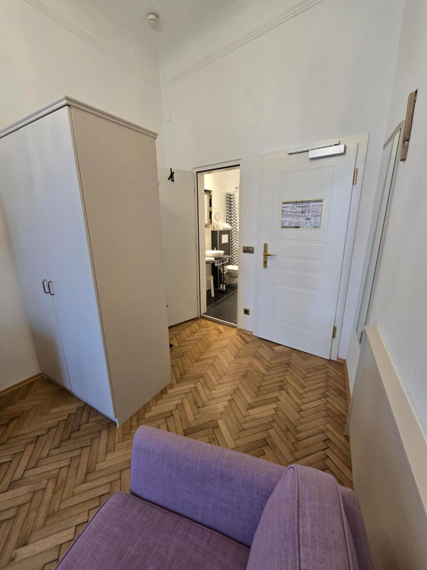 Boutique Hotel Goldenes Lamm Villach Exterior photo