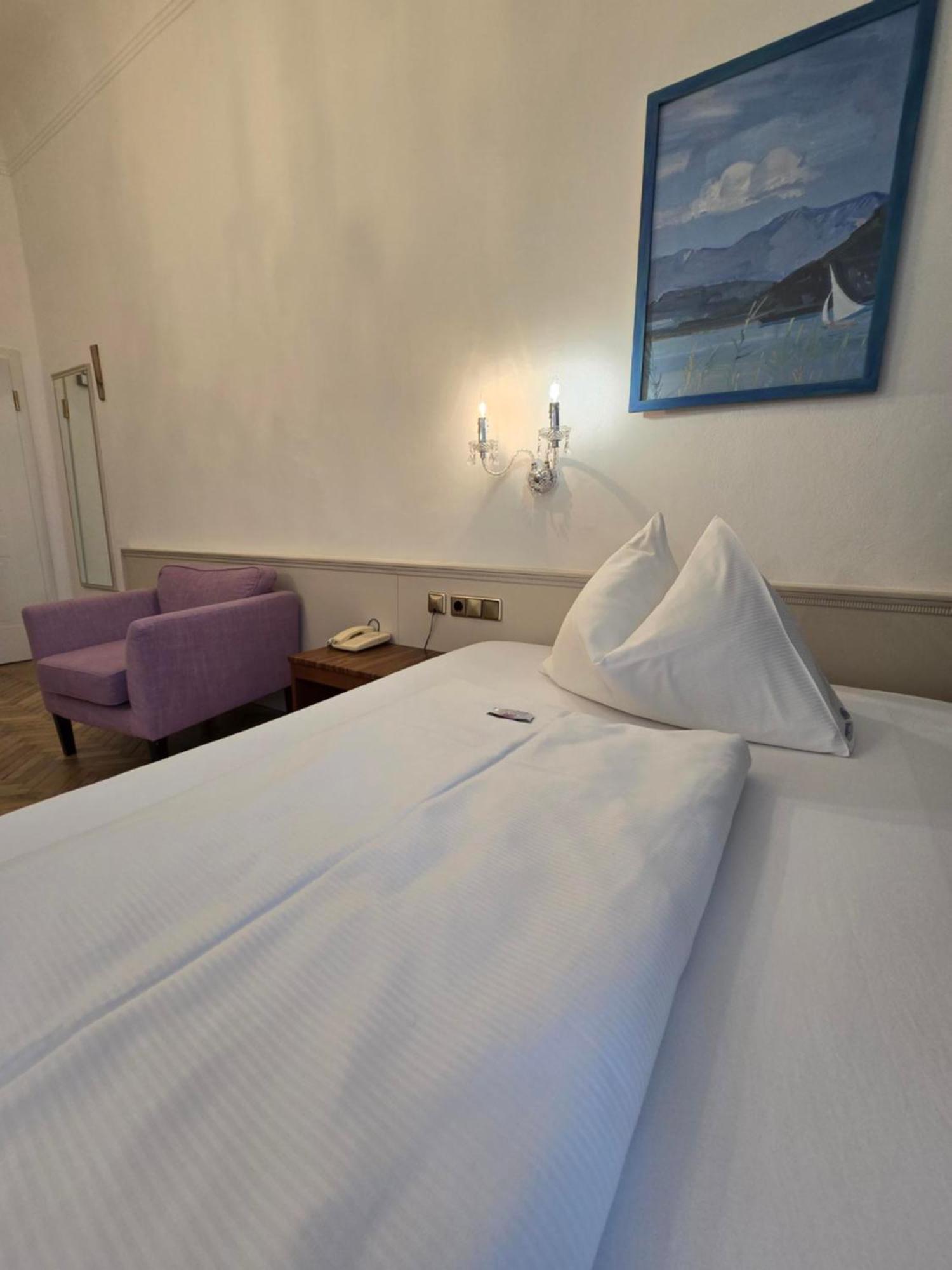 Boutique Hotel Goldenes Lamm Villach Exterior photo