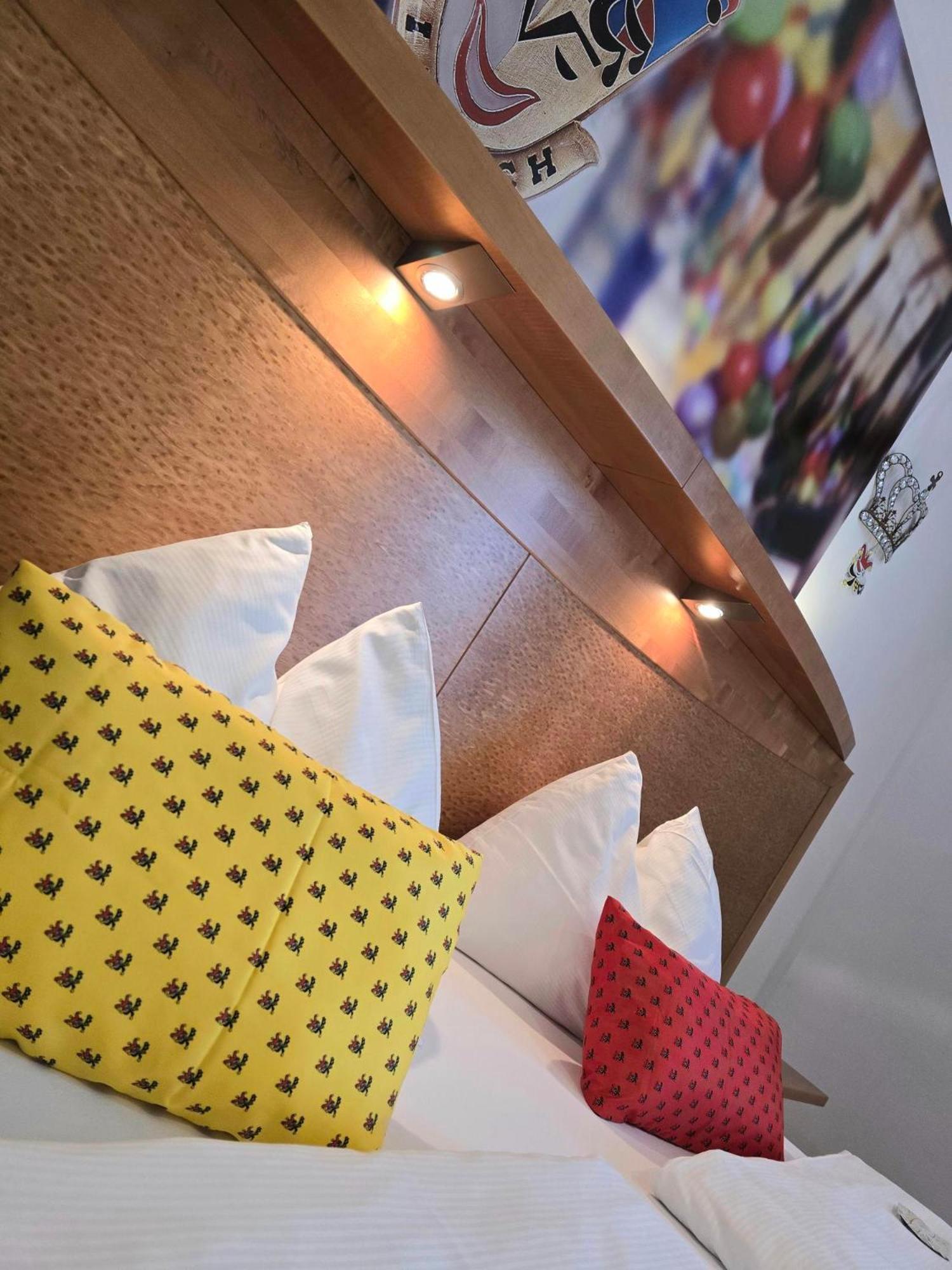 Boutique Hotel Goldenes Lamm Villach Exterior photo