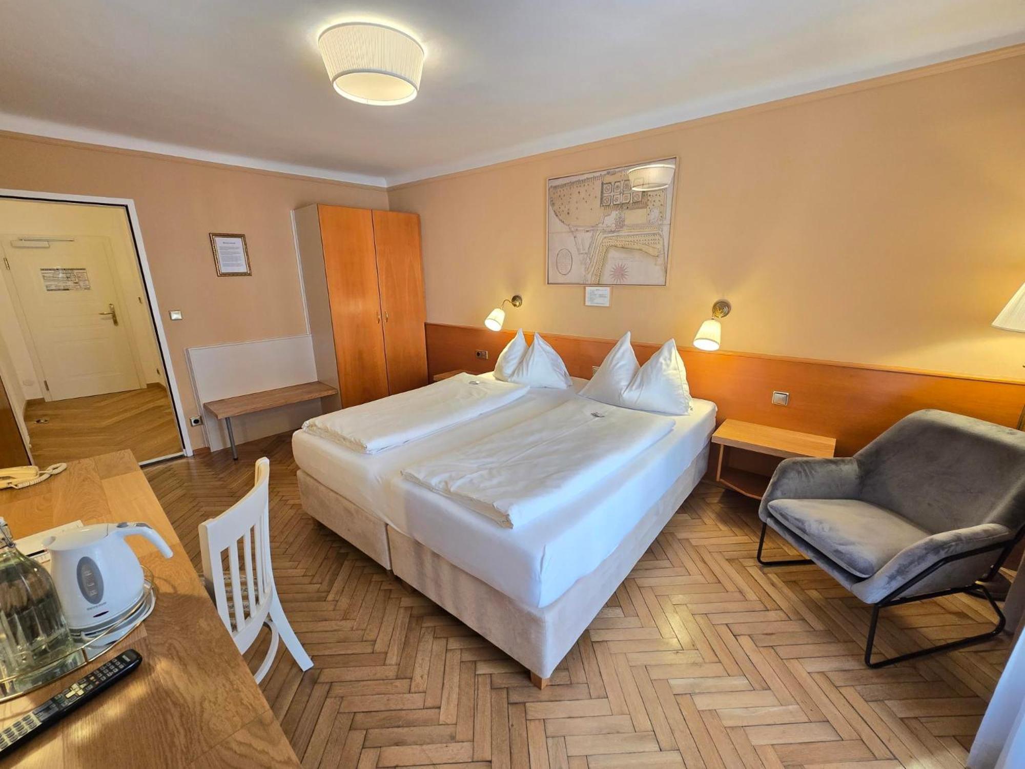 Boutique Hotel Goldenes Lamm Villach Exterior photo