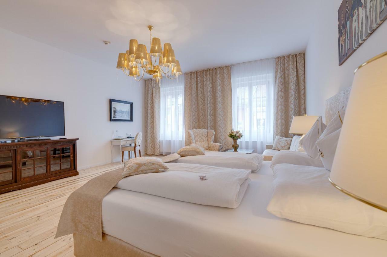 Boutique Hotel Goldenes Lamm Villach Exterior photo