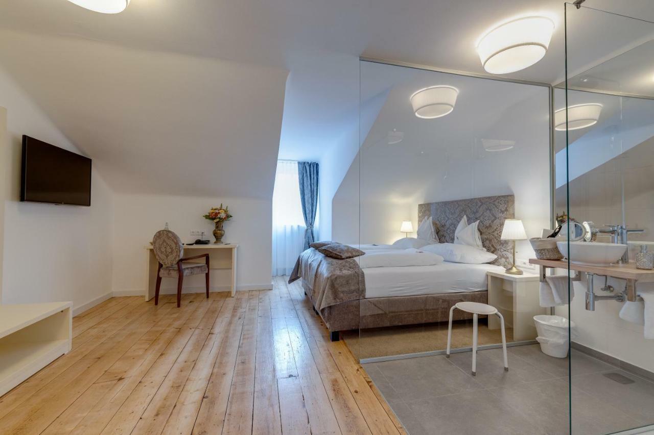 Boutique Hotel Goldenes Lamm Villach Exterior photo